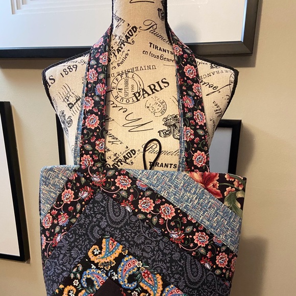 LOT 3 Tote/Zipper Wristlet & Coin Pouch (2/$20) - Picture 4 of 10